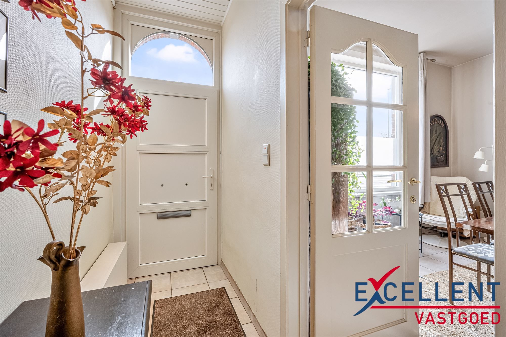 Instapklare gezinswoning centrum Deinze te koop foto 2