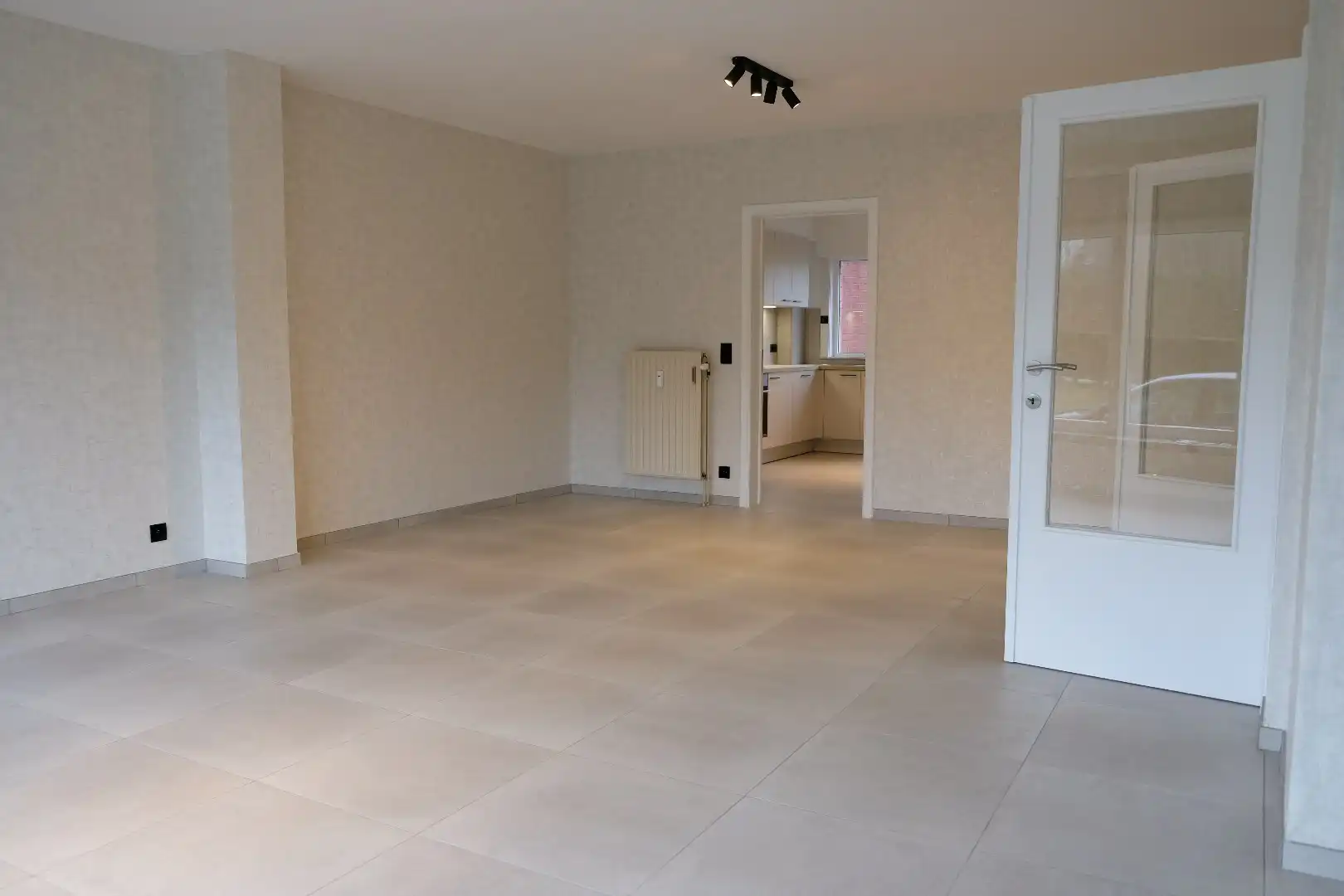 Gerenoveerd appartement met 2 slaapkamers, terras en tuin centrum Brakel foto 3