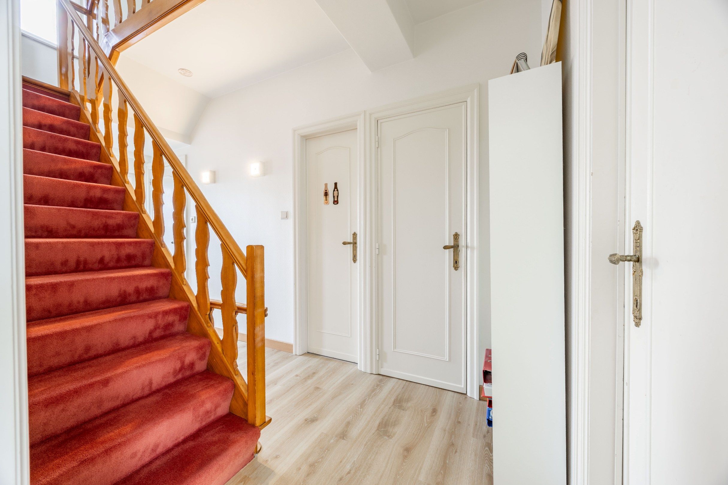 Gerenoveerde woning met garage foto 27