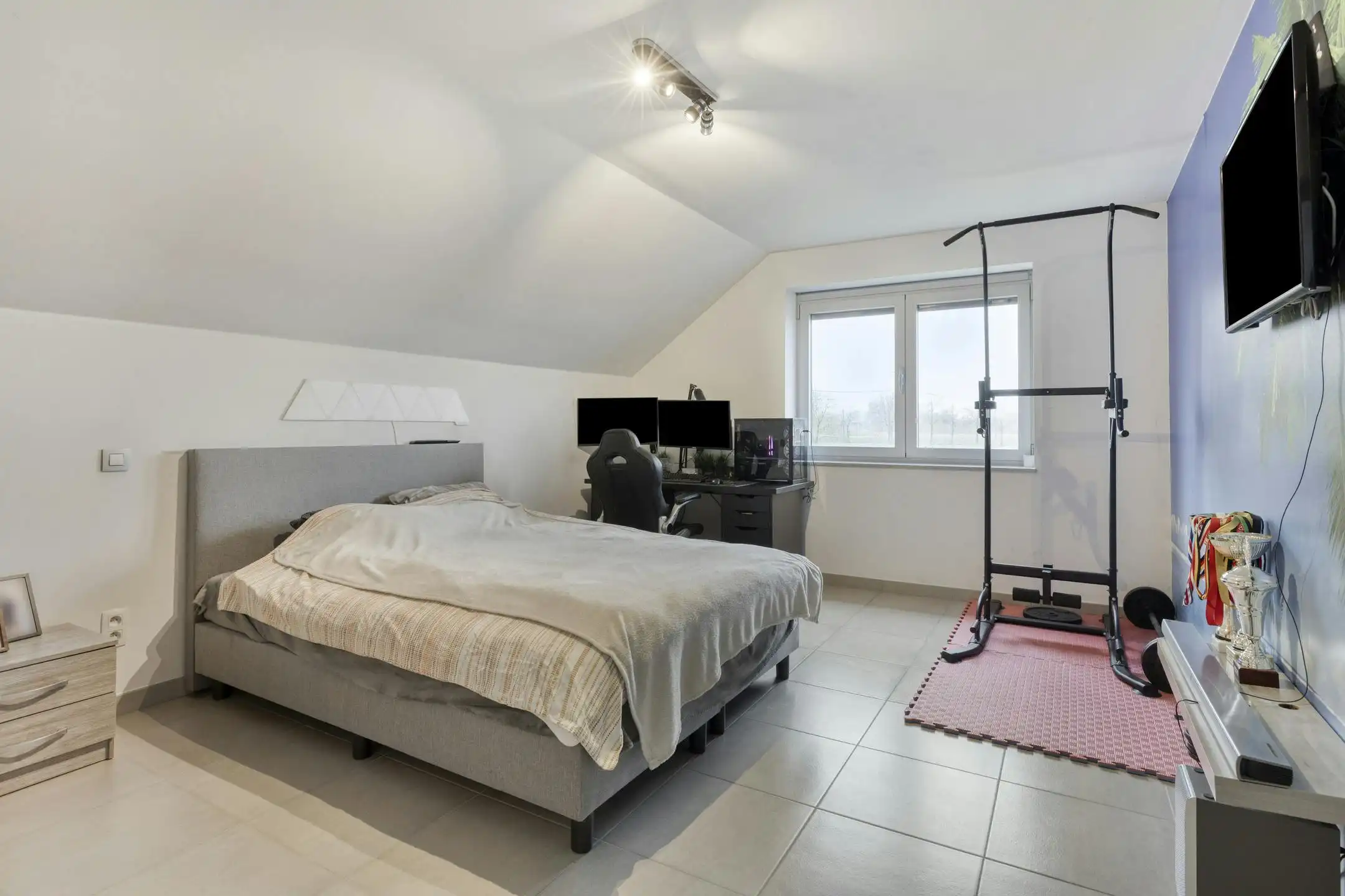 Modern alleenstaand huis te koop in Oppuurs foto 8