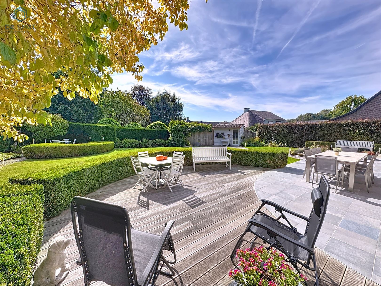 Ruime open bebouwing met 3 slks en prachtige tuin foto 3