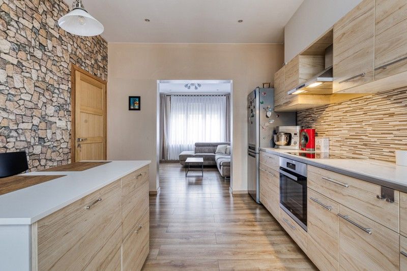 Ruime woning in perfecte staat foto {{pictureIndex}}