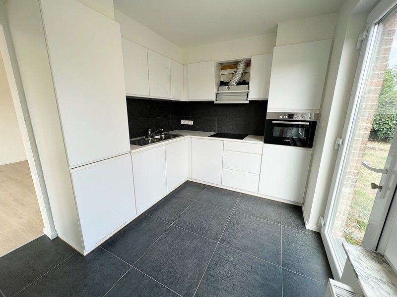 Volledig gerenoveerd appartement met 1 slaapkamer, kelderberging en garagebox foto 12