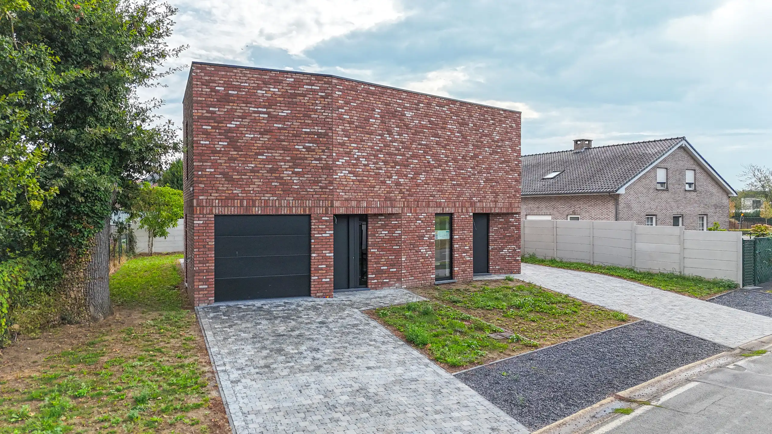 Kwalitatief afgewerkte nieuwbouwwoning op centrale ligging! foto 33