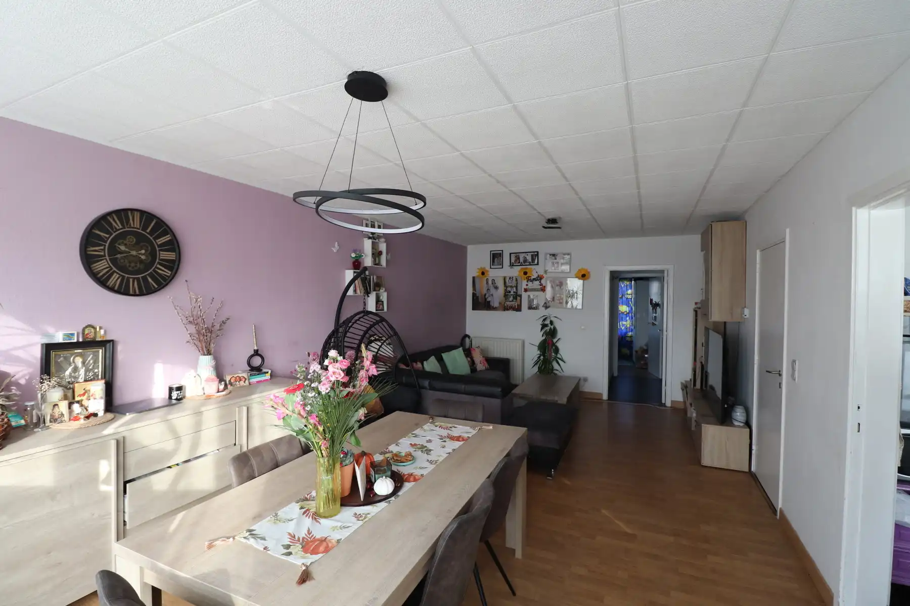 Appartement op de tweede verdieping met 2 slaapkamers met op het gelijkvloers garage met berging en tuin. foto 3