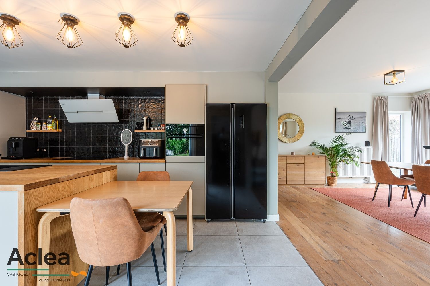 Stijlvolle, ruime woonst op een mooi perceel foto 14