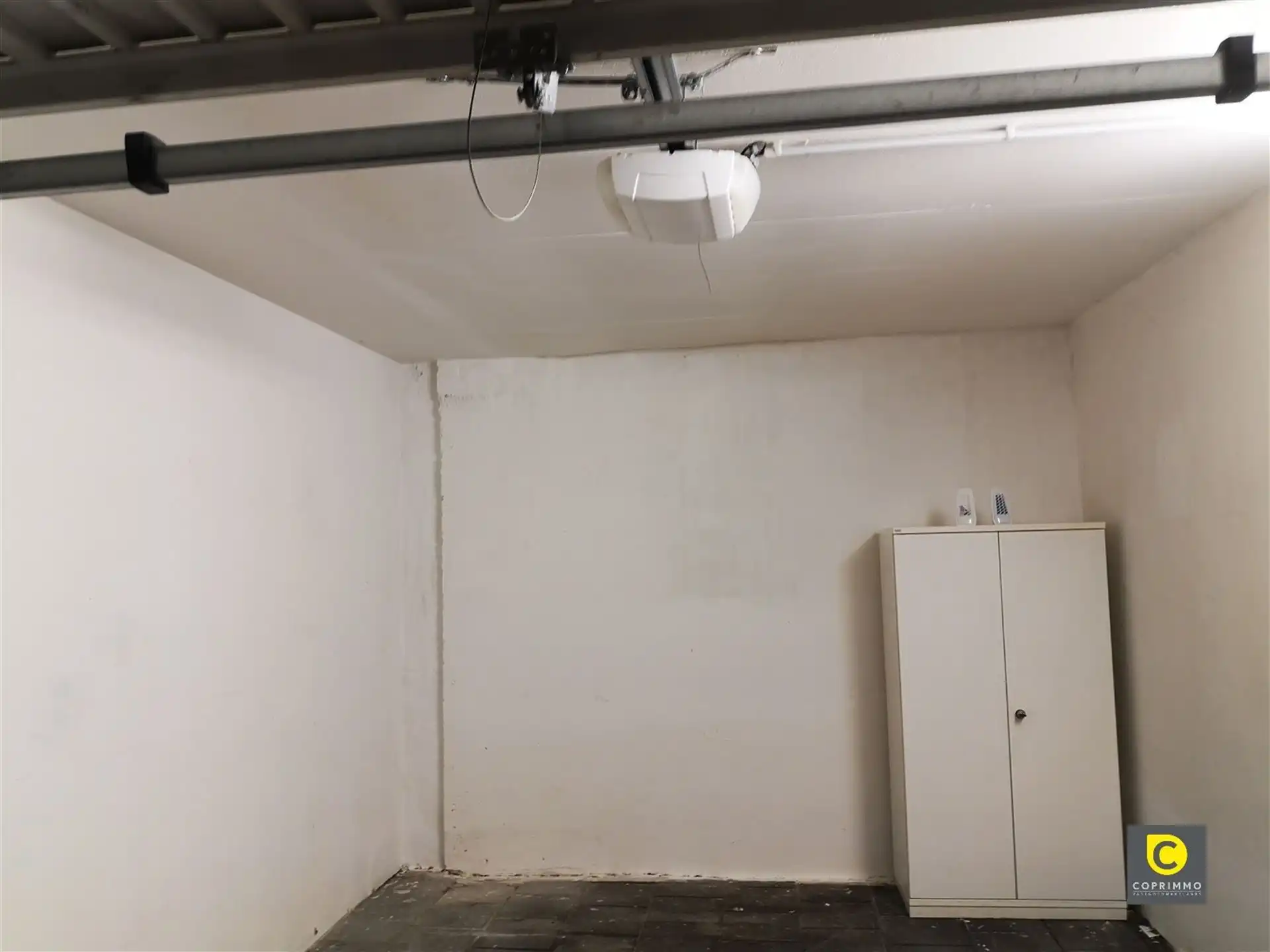 IN OPTIE! Garagebox met afstandsbediening te Fruithoflaan!  foto 4