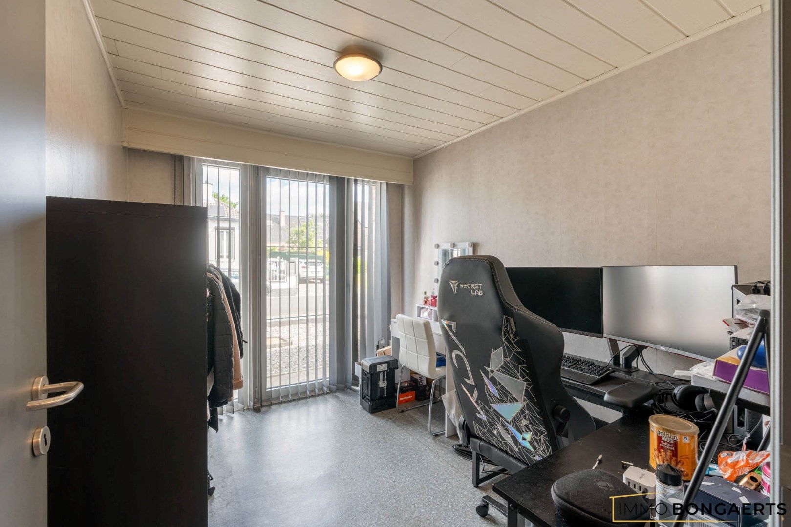 Ruime bungalow met drie slaapkamers foto 15