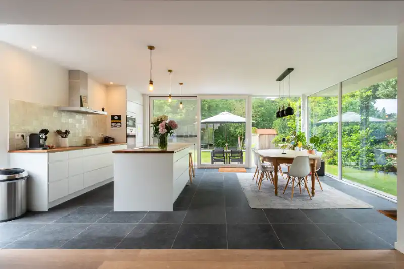 Instapklaar! Prachtige karaktervolle villa met hedendaagse luxe, veel lichtinval, toplocatie! foto 3