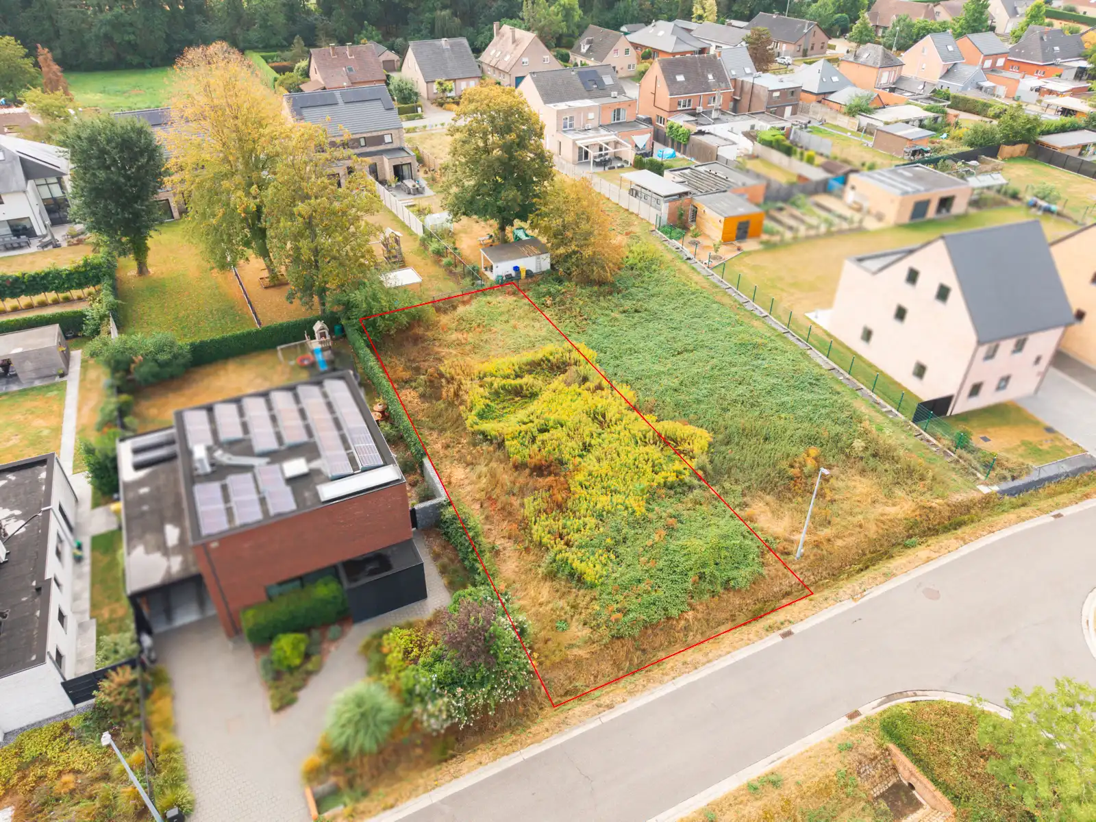 Bouwgrond van 579 m² in rustige wijk nabij station foto 2