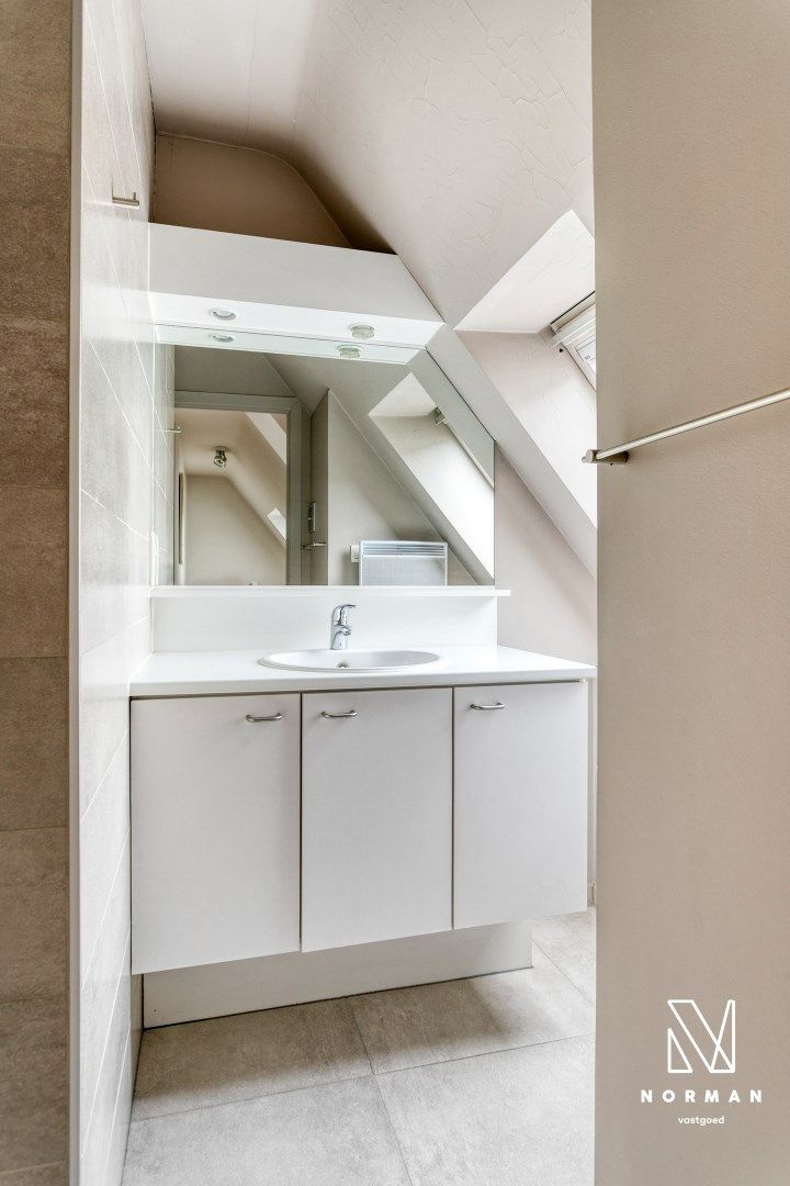 Modern duplex appartement op toplocatie in Waregem! foto 17