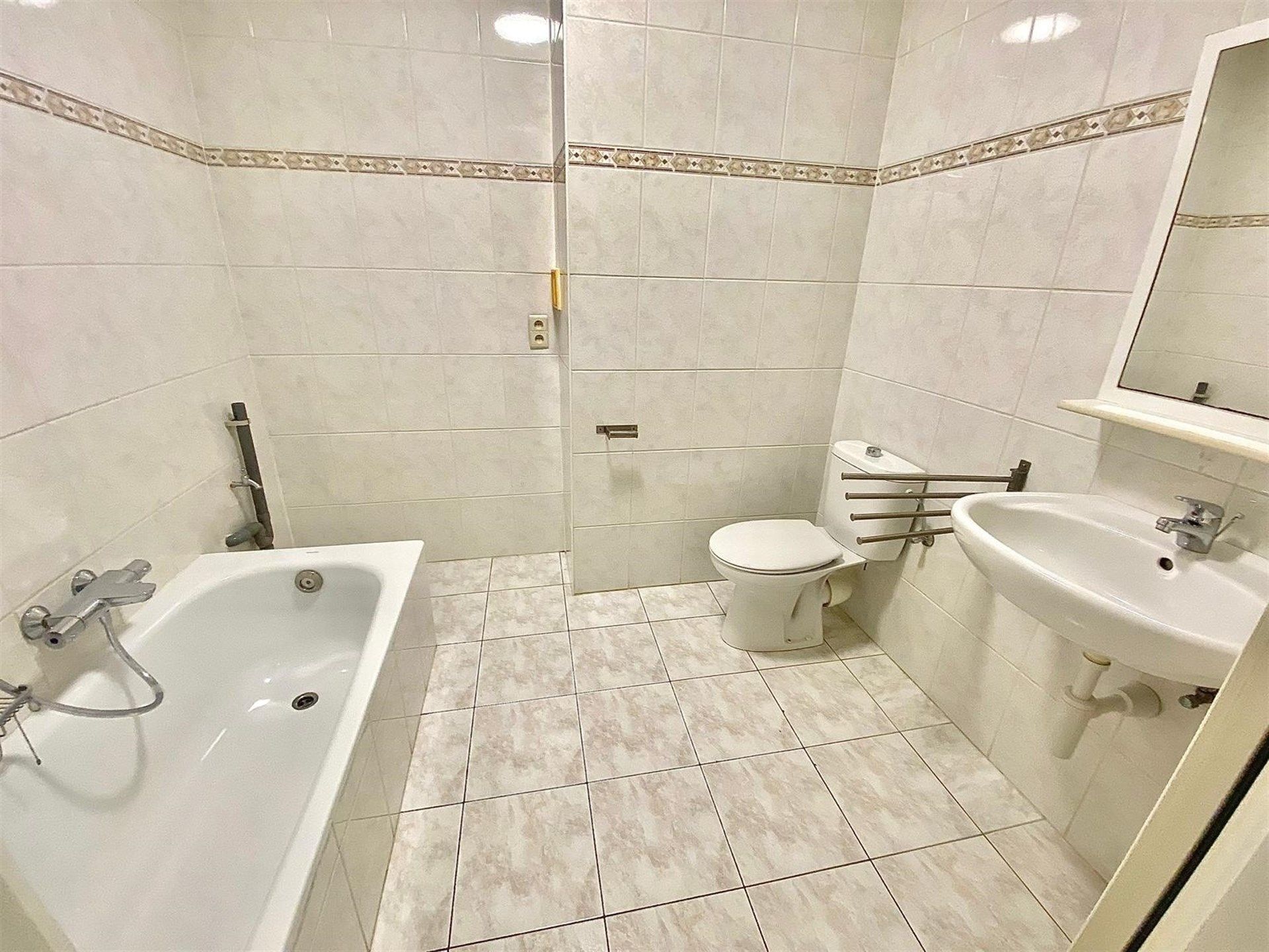 Appartement met twee slaapkamers te Aalst foto 8