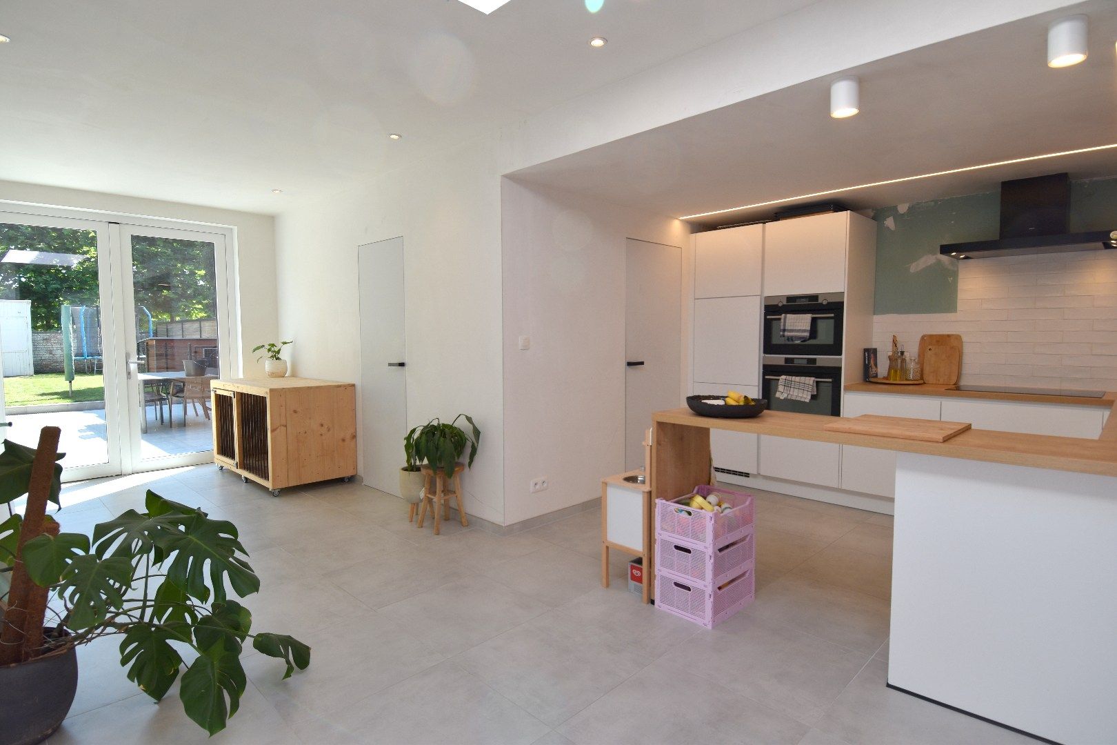 Hippe instapklare rijwoning met 3 slaapkamers en zonnige tuin te koop in Aalbeke foto 9