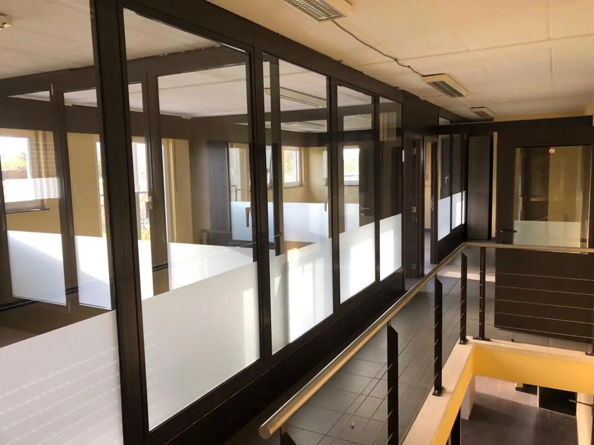 Magazijn met kantoor te Lint foto 10