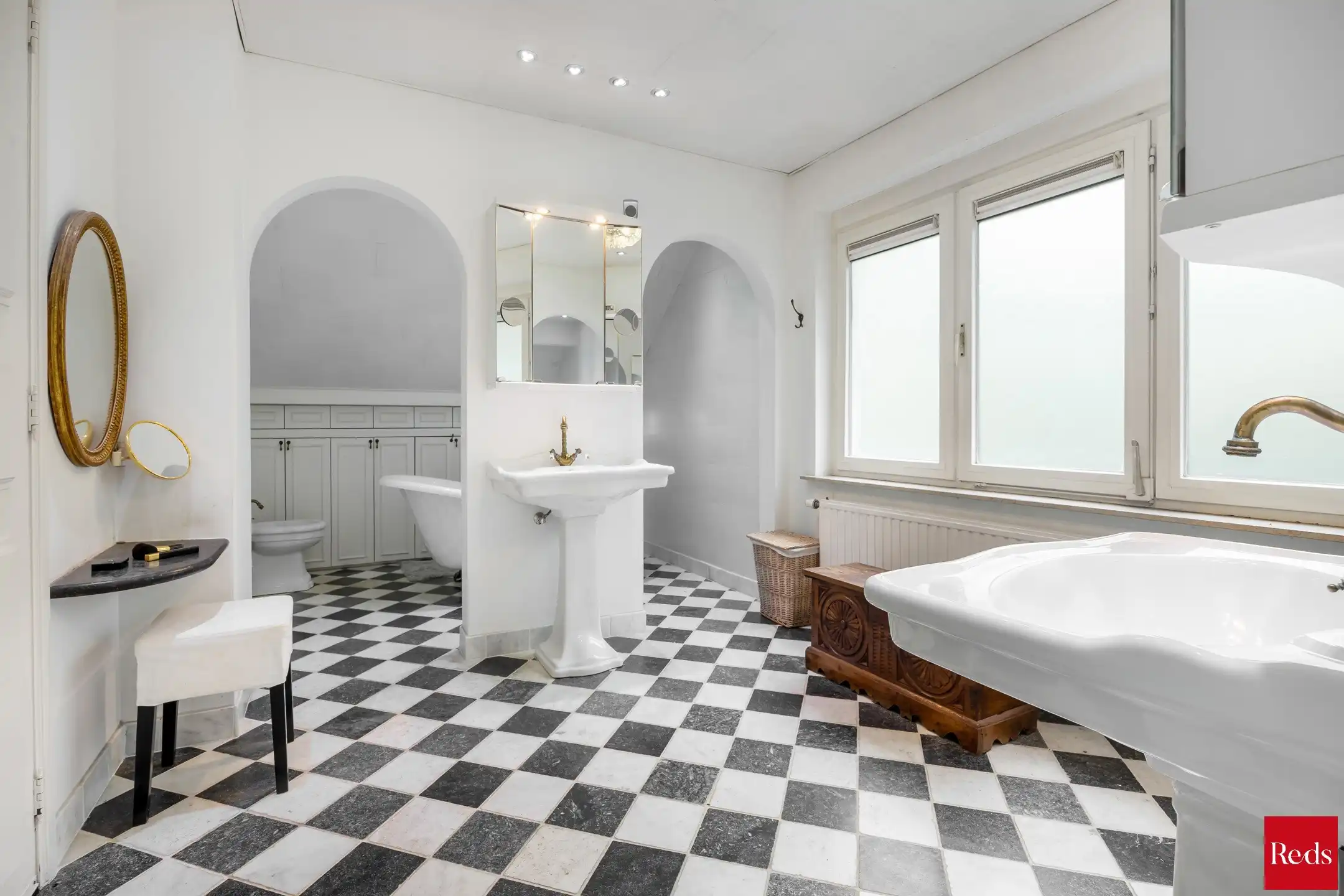 Instapklare villa met zwembad in groene omgeving foto 16