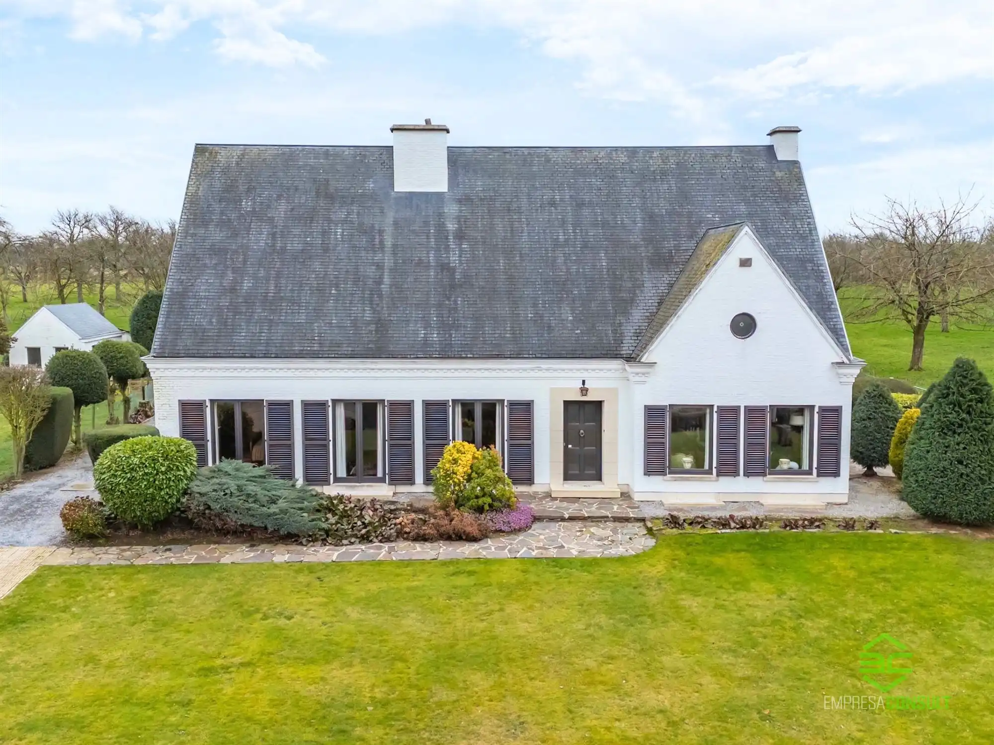 Prachtig landhuis op 3ha 79a, ideaal voor paardenliefhebbers foto 2