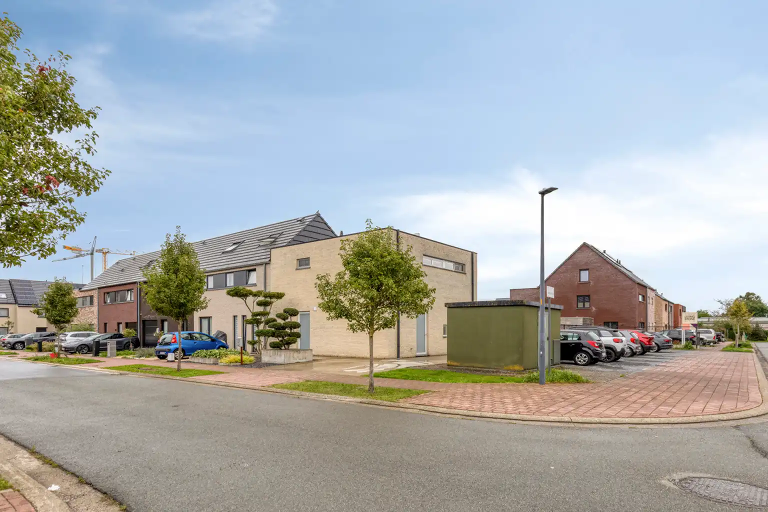 Instapklare halfopen bebouwing met 2 slaapkamers en tuin foto 24