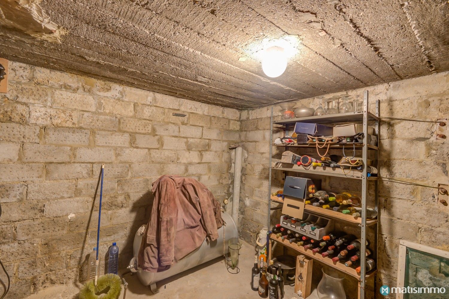 RUIME WONING MET 4 SLAAPKAMERS, VRIJSTAANDE GARAGE EN GROTE TUIN GELEGEN TE DILSEN-STOKKEM foto 30