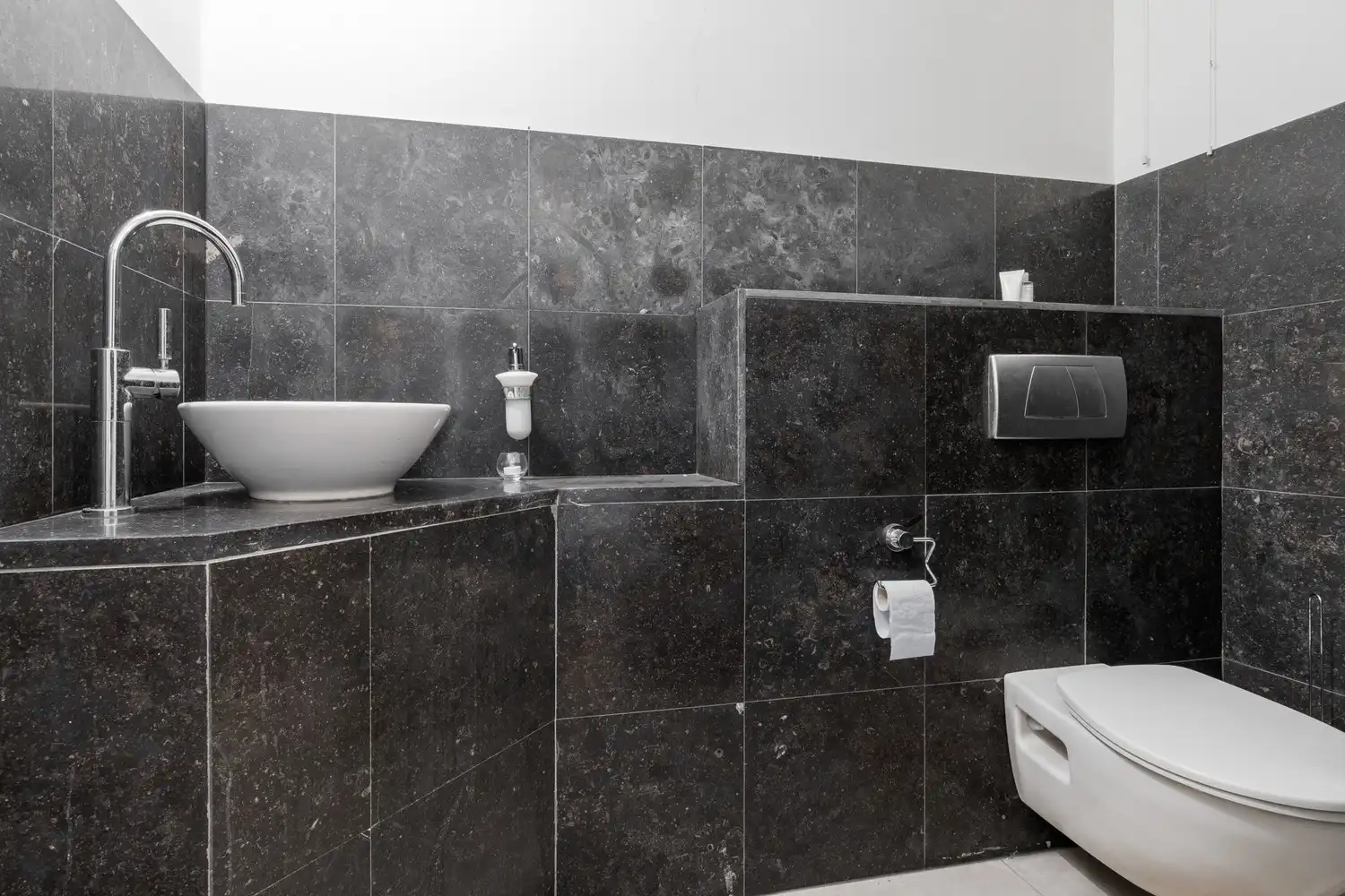 Ruim en lichtrijk 3-slaapkamerappartement met terras & tuin in Achel foto 18