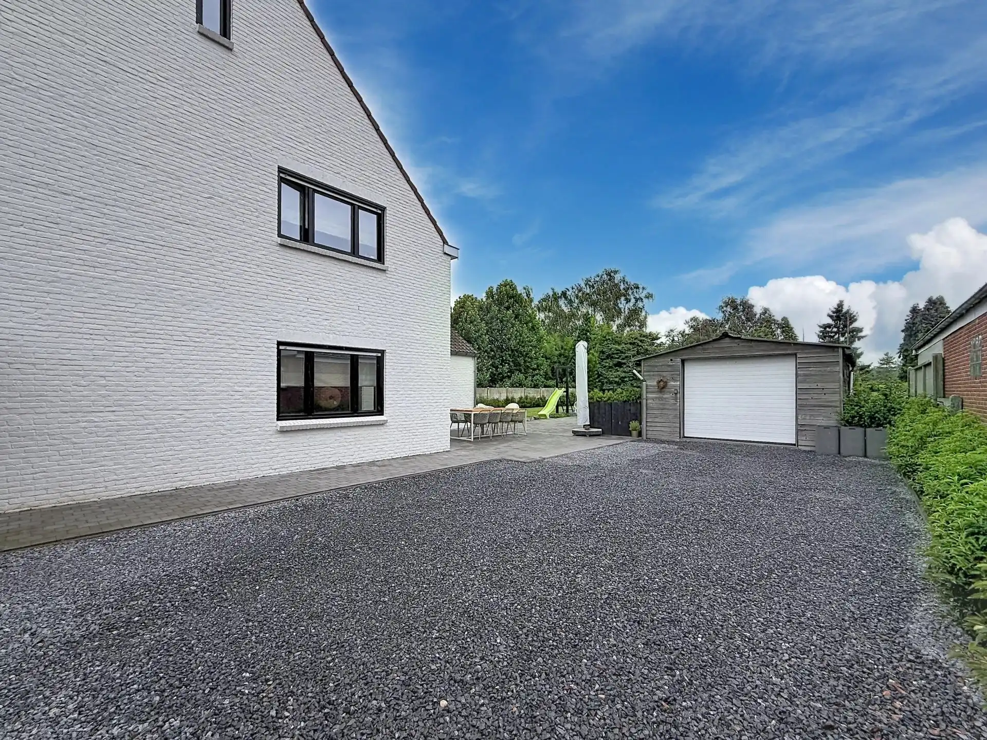 Instapklare gezellige woning op een mooi perceel met 3 slaapkamers en 2 badkamers foto 33