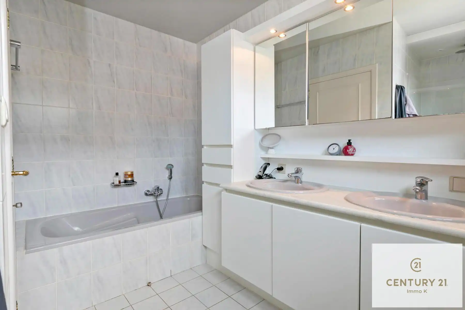 Opbrengsteigendom - verhuurd app. en kantoor op toplocatie! foto 17