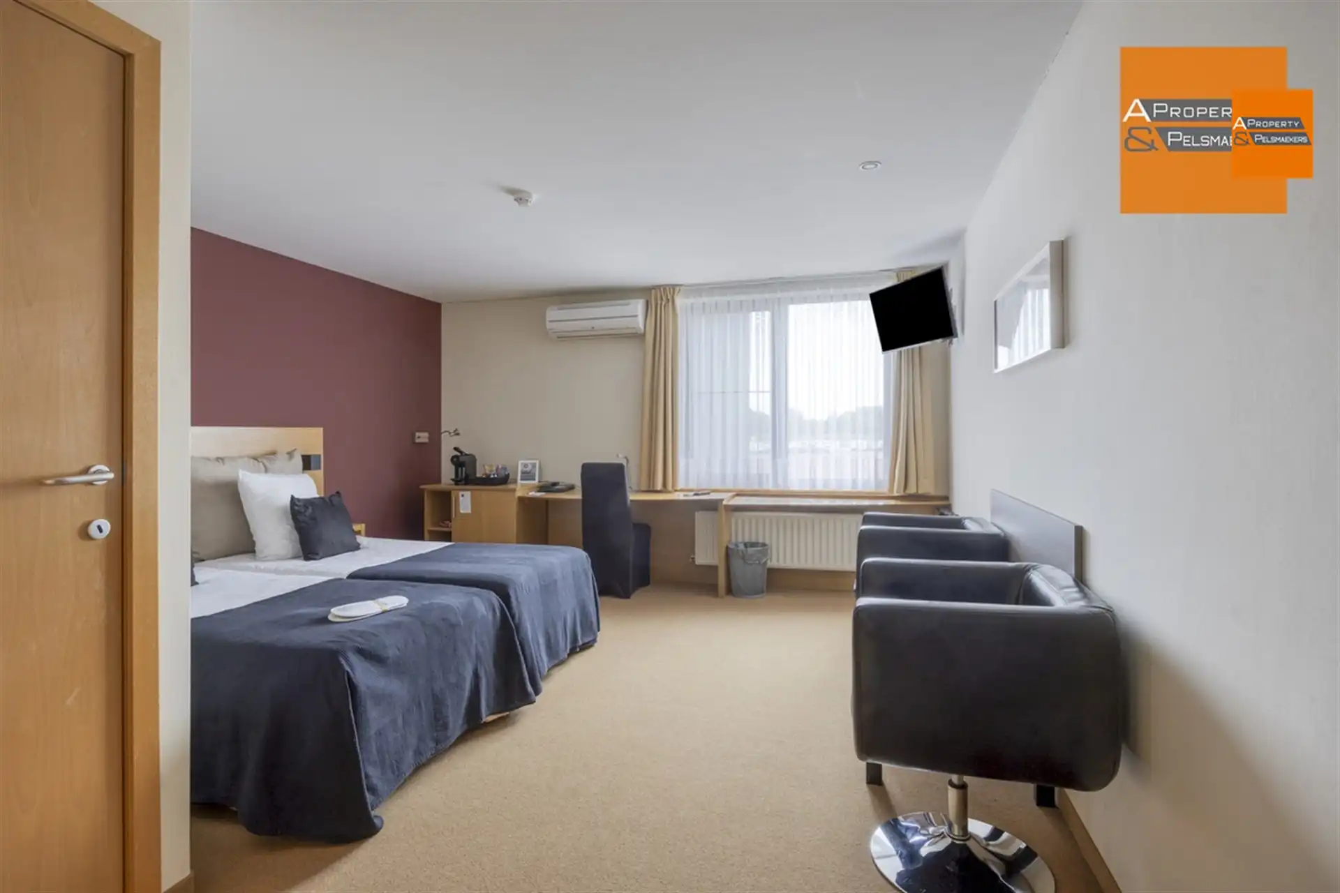 Hotel met 24 kamers foto 16