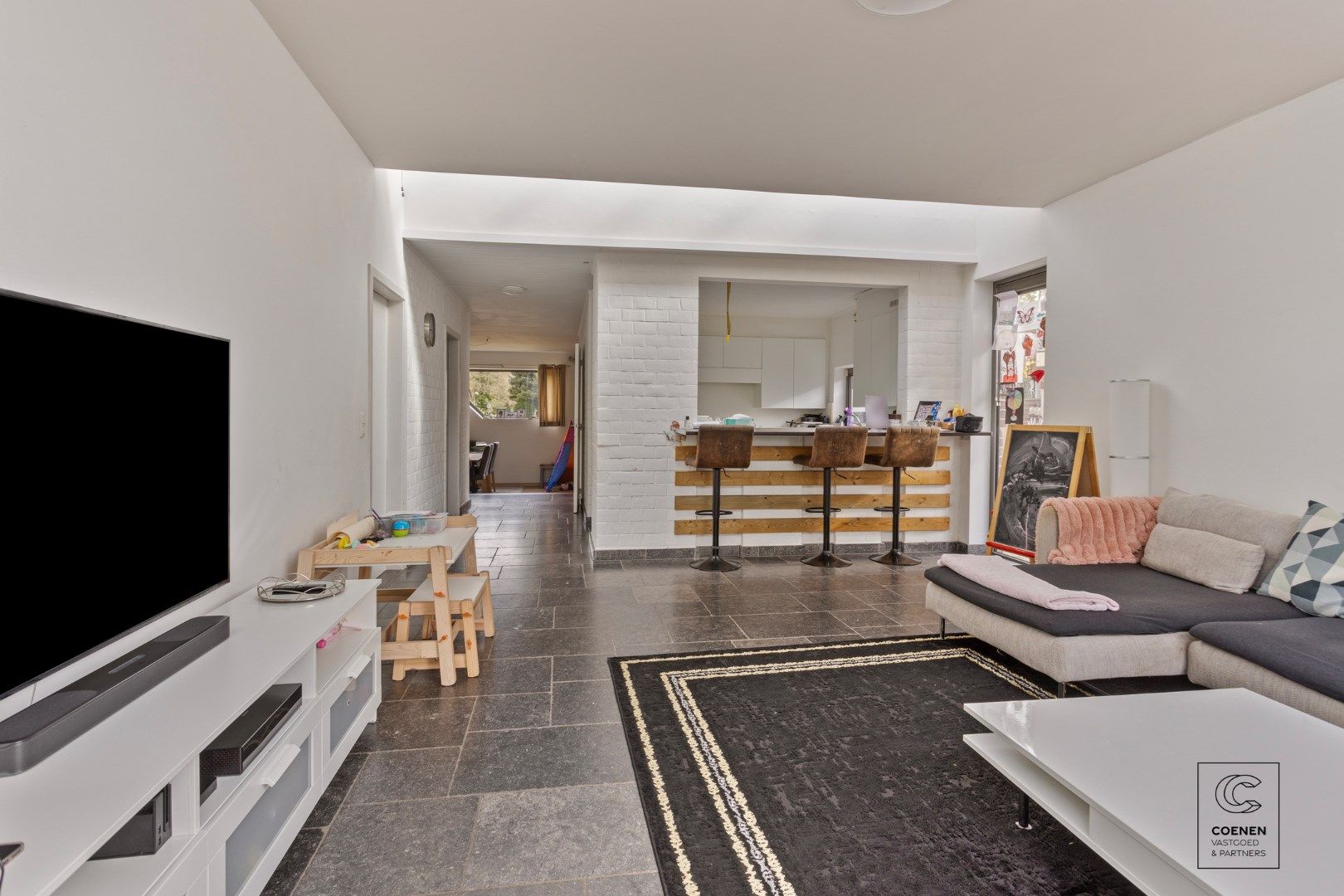 Ruime en instapklare woning met  5 slpk's en een bew opp van 214 m² te Wommelgem! foto 5