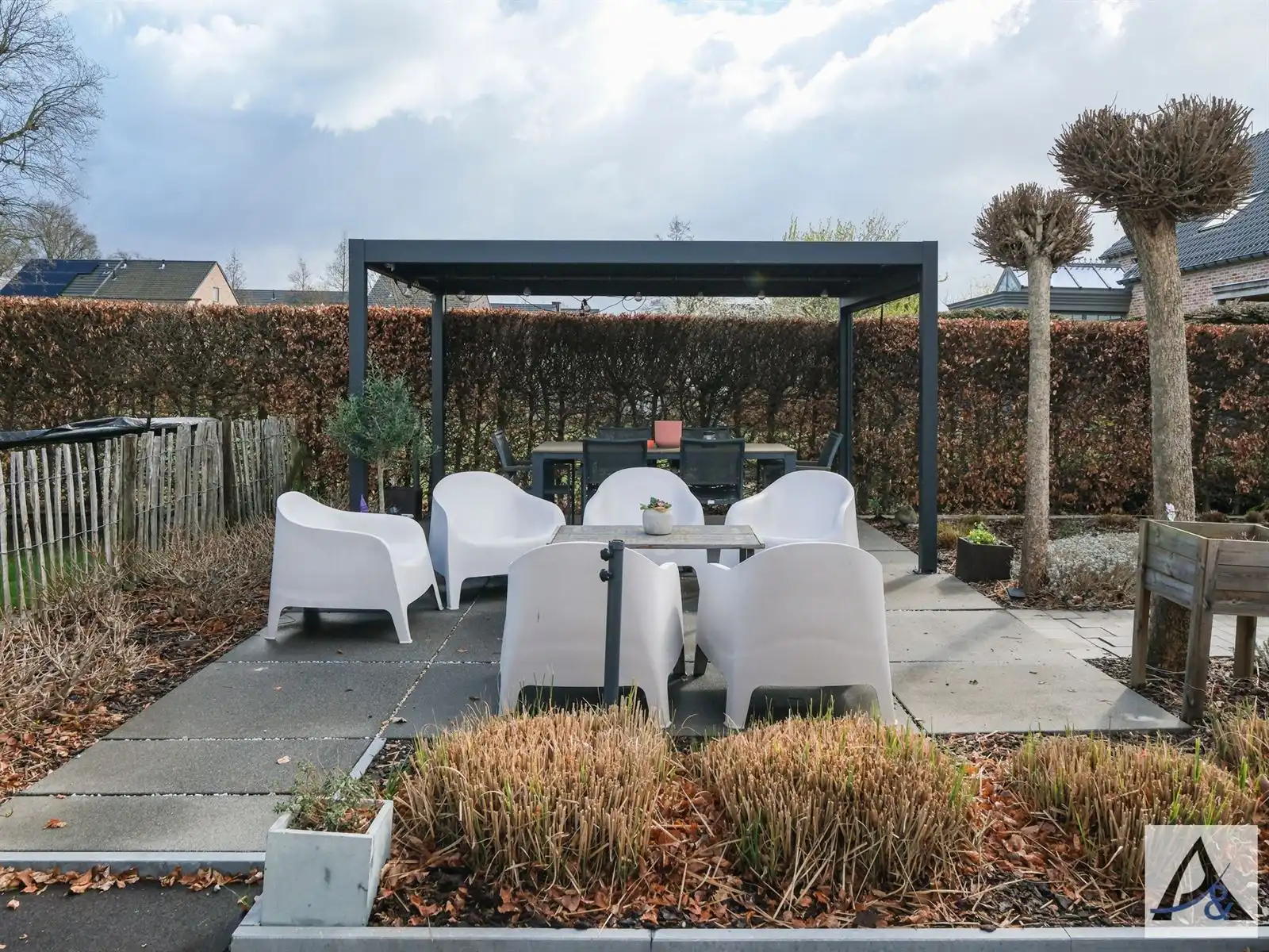 Instapklare eengezinswoning met prachtige tuin! foto 7