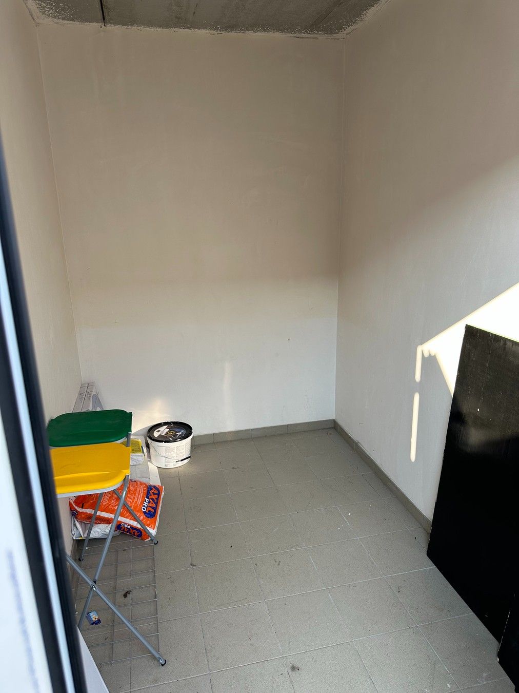 ENERGIEZUINIG NIEUWBOUW APPARTEMENT met Zonnepanelen, ZONNE-terras, private parkeerplaats en fietsenberging te huur in hartje Veldegem! foto 6