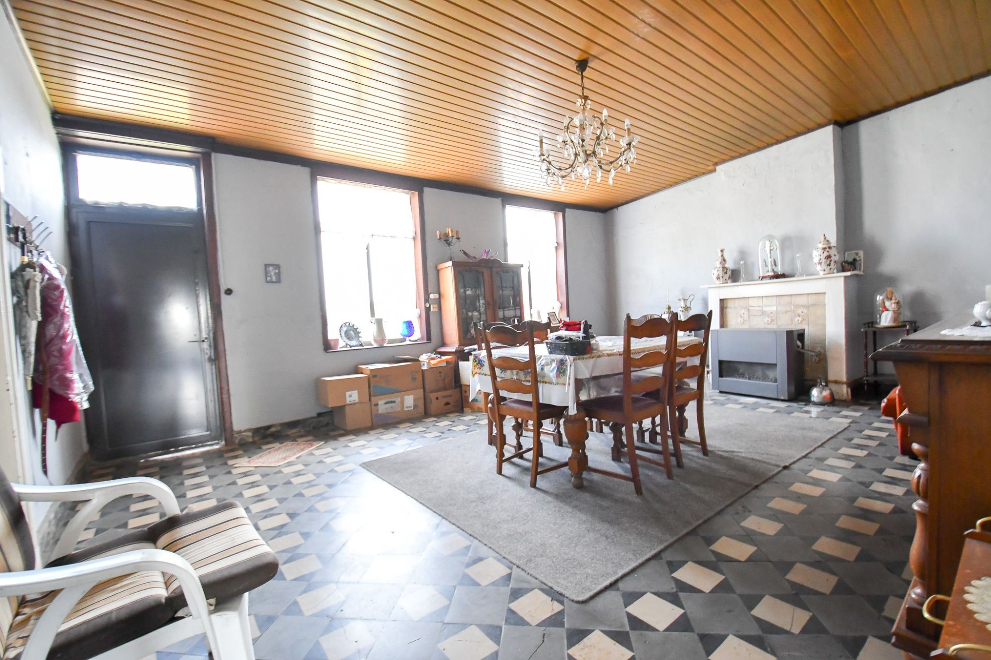 UITERST LANDELIJK EN IDYLLISCH GELEGEN VOLLEDIG TE RENOVEREN WONING met LOODS foto 12