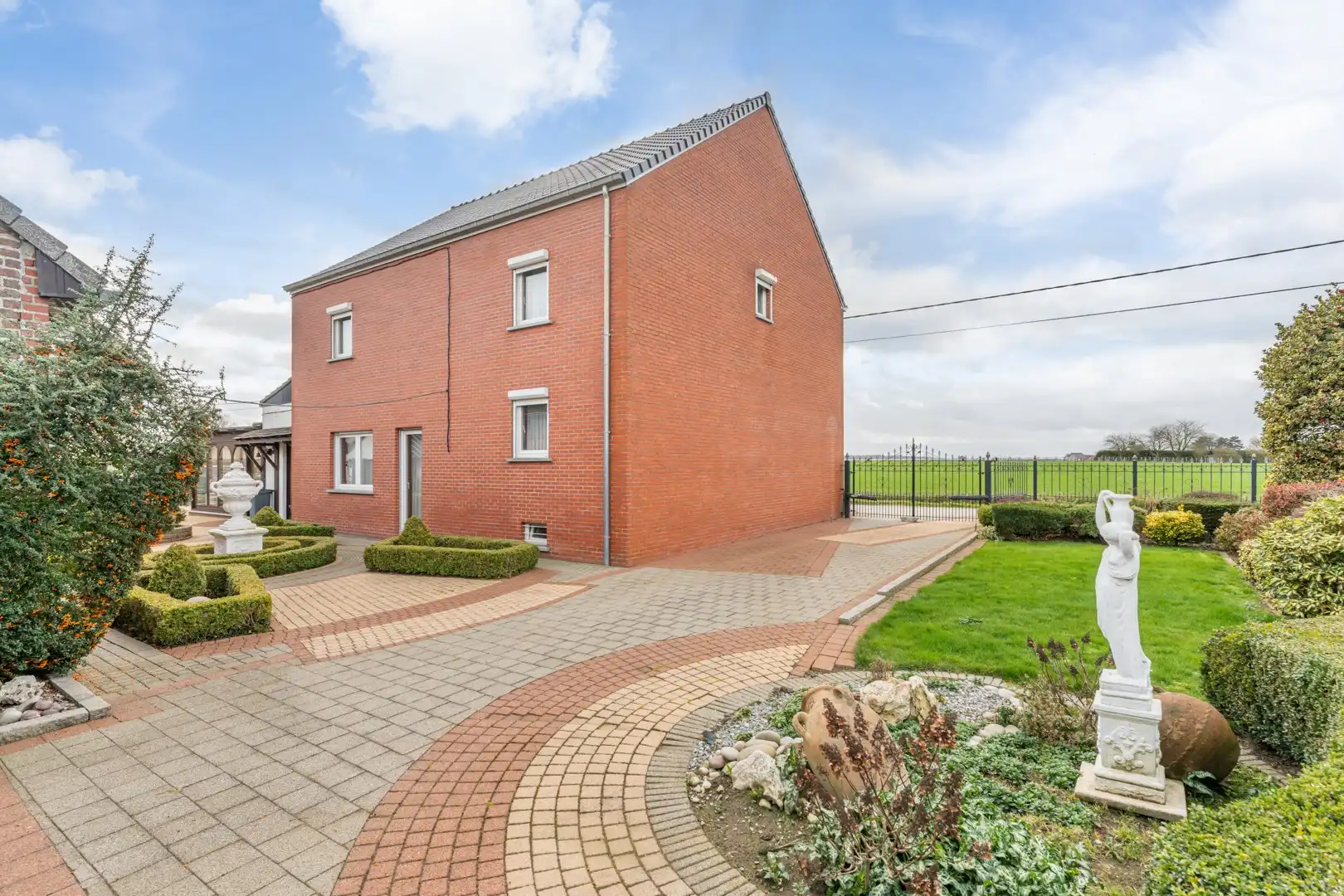 Landelijk wonen in alle rust met ruimte, charme en talloze mogelijkheden foto 6