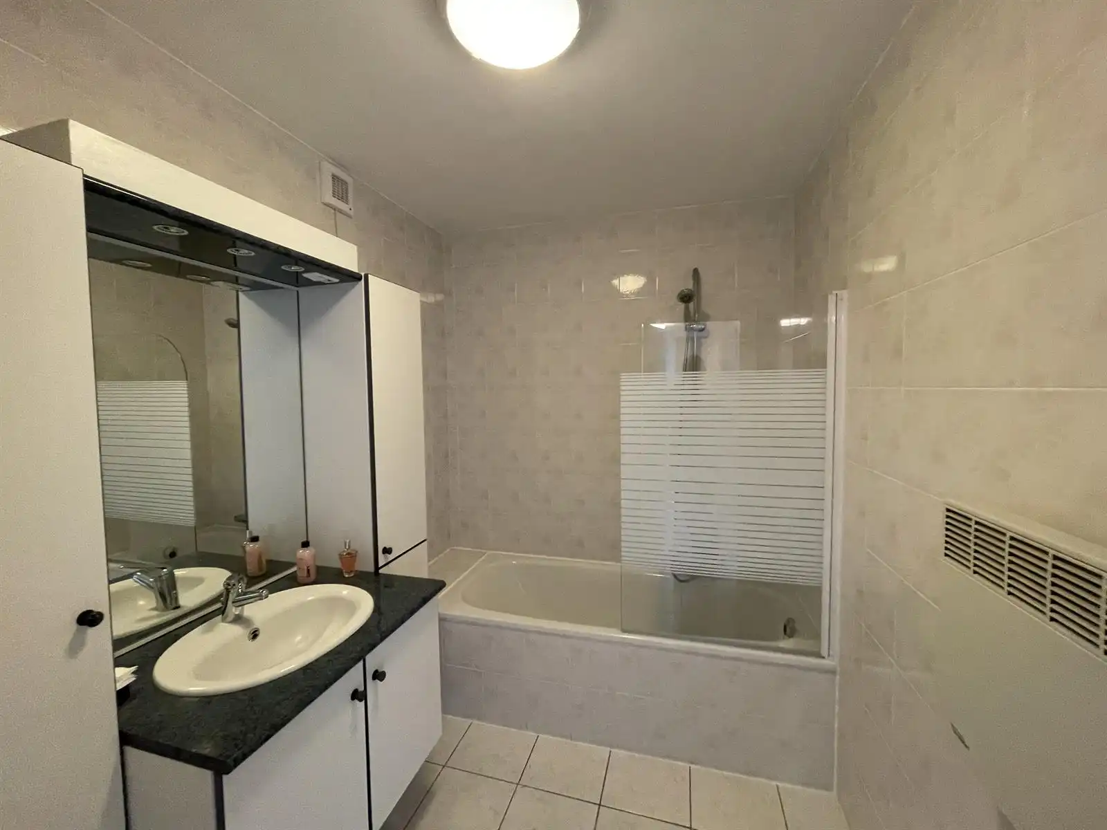 LEDE - Ruim appartement vlakbij het centrum foto 9