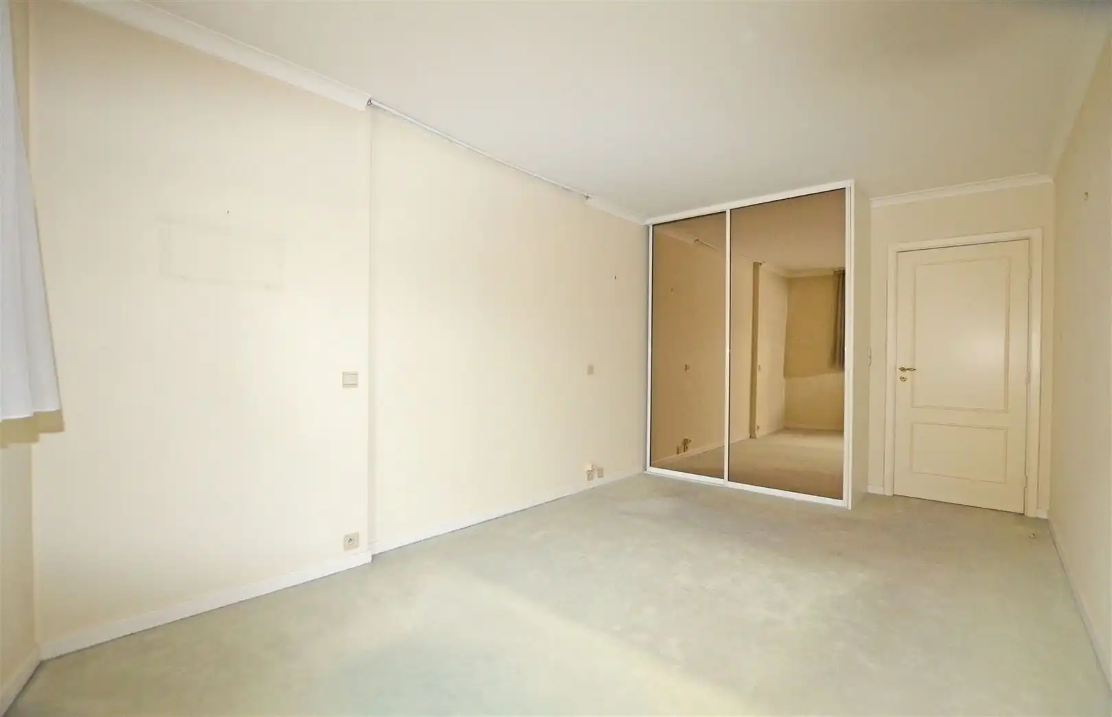 Ruim op te frissen appartement op wandelafstand van de stad foto 17