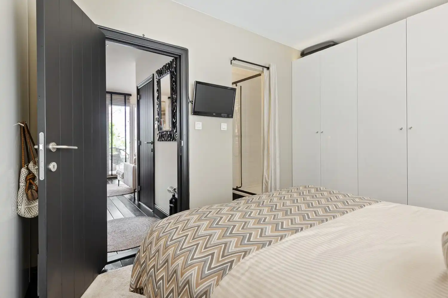 Instapklaar appartement (50 m²) met prachtig 'Ibiza Bohemian' terras nabij Zurenborg foto 19