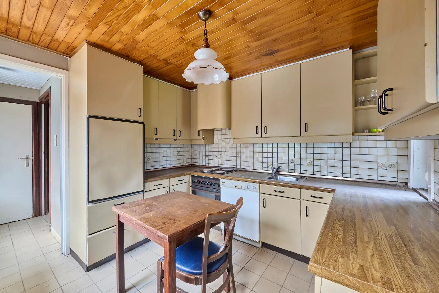 Woning met potentieel op een ruim perceel van 23a foto 7