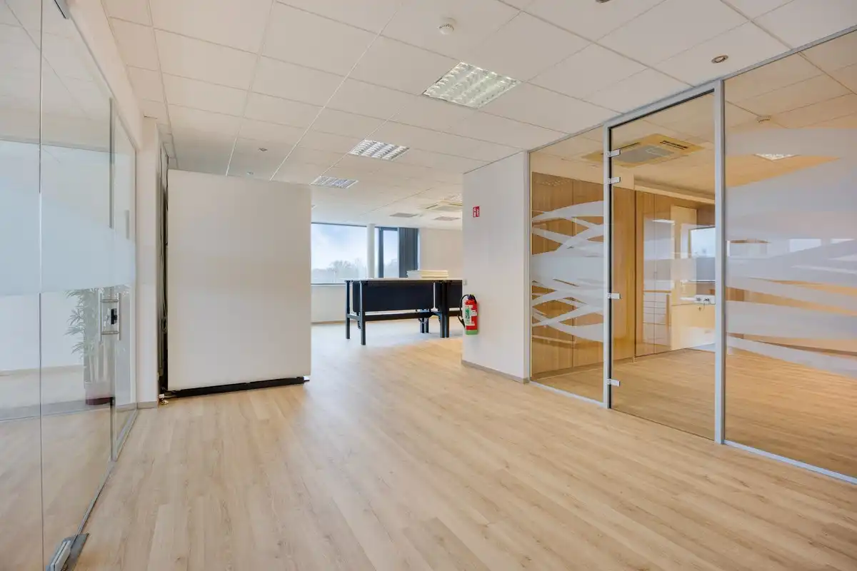 Kantoor te koop in het industriepark te Haasrode/Heverlee met 14 parkings - opp. 626 m² - verkoop van aandelen foto 8