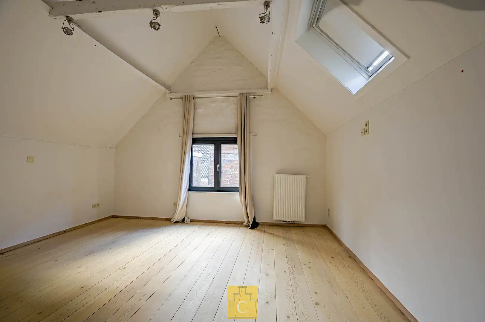 Trendy stadswoning - totaalrenovatie, strakke lijnen en een keitof terras - topligging Moerstraat foto 5