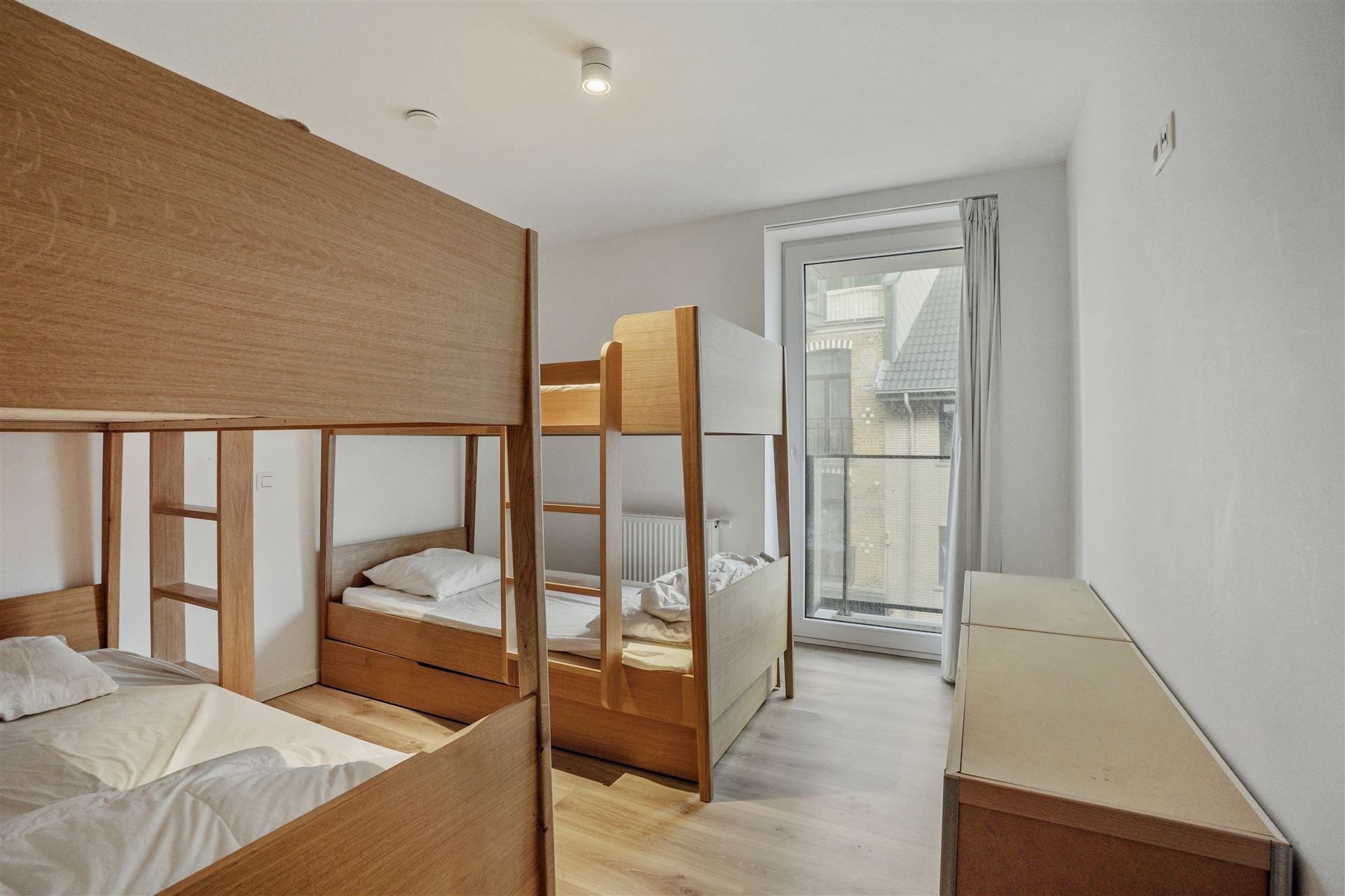 INSTAPKLAAR / RECENT GEBOUW  foto 24