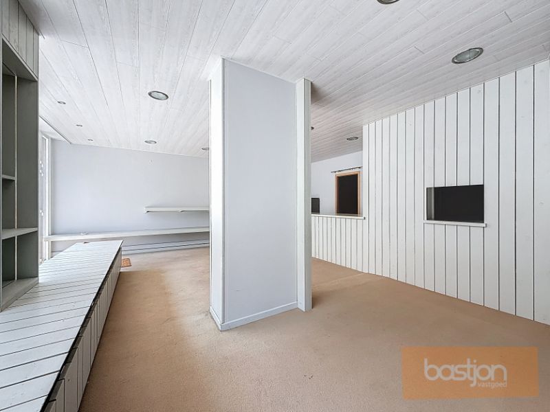 🏡 Te Huur in het Hart van Zwevegem – Handelspand met Woonst en Garage! foto 3