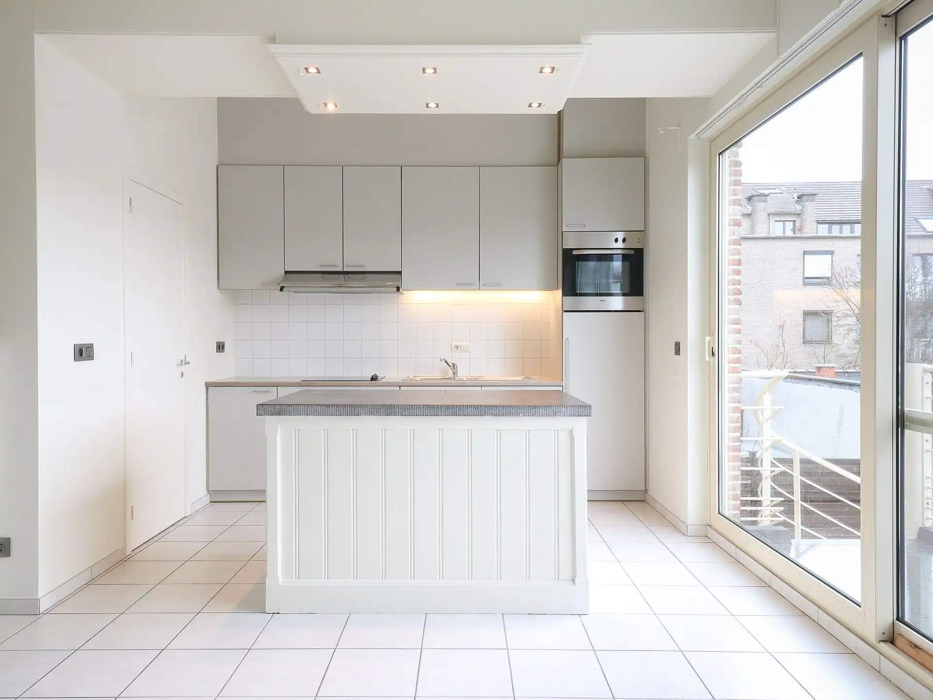 Lichtrijk appartement met ruime terrassen in centrum foto 5