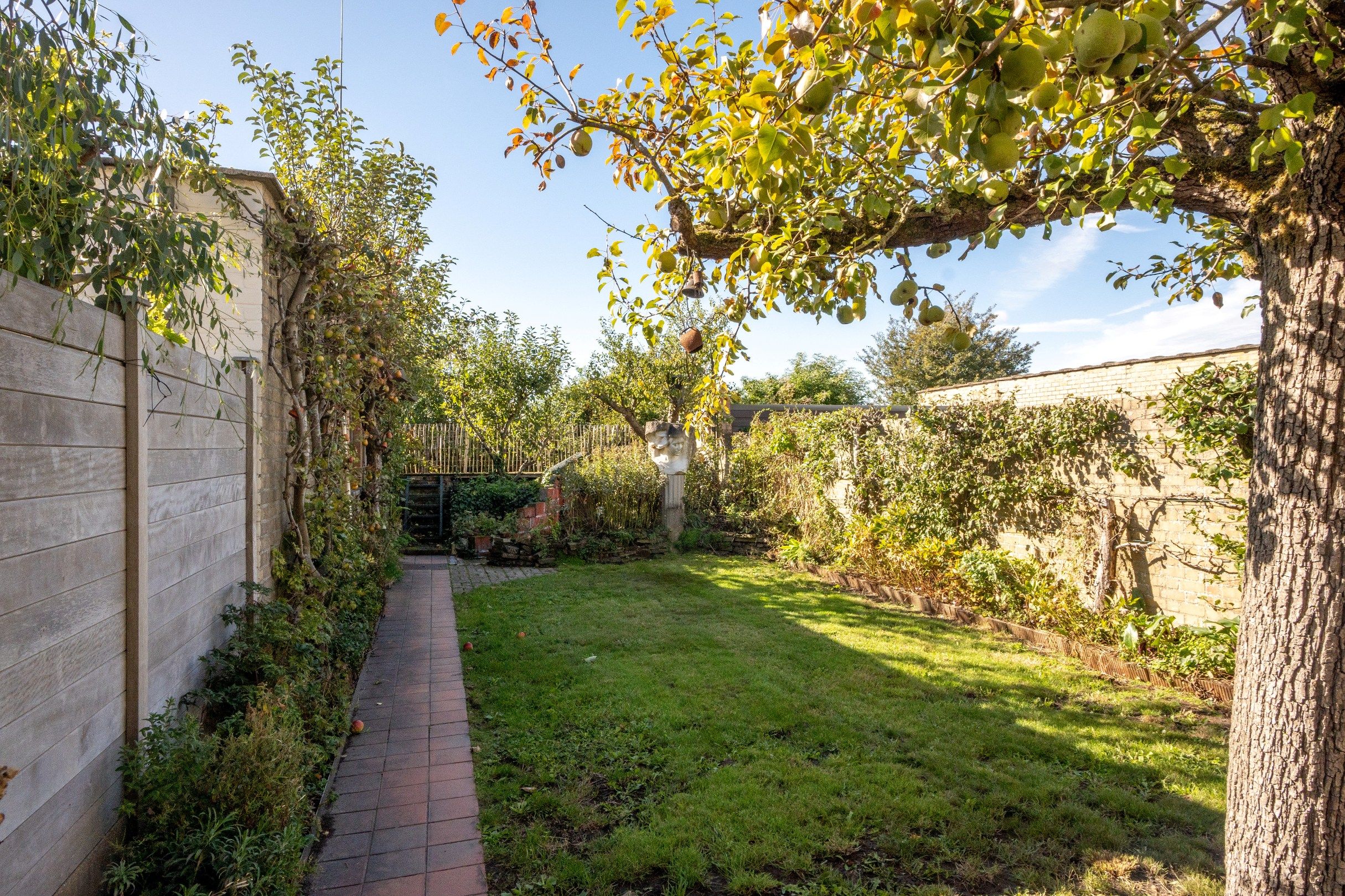 Ruime woning met 3 garages en tuin te Knokke foto 8