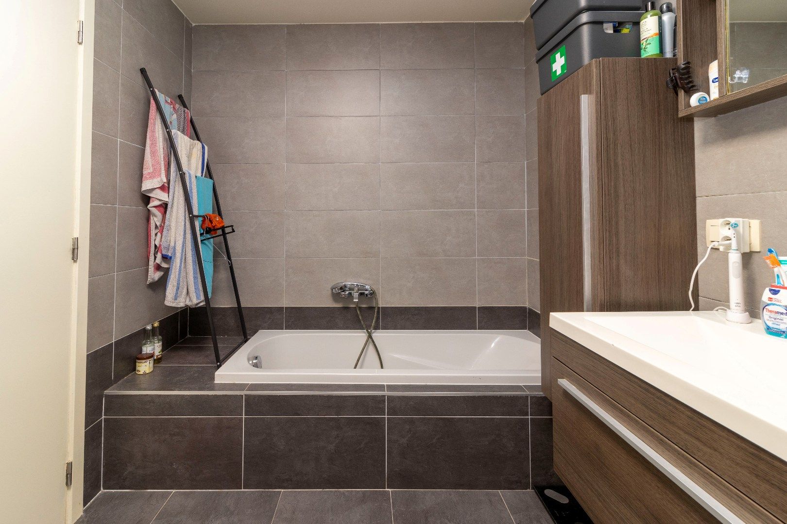 Ruime triplex (3slpks) op wandelafstand van station foto 9
