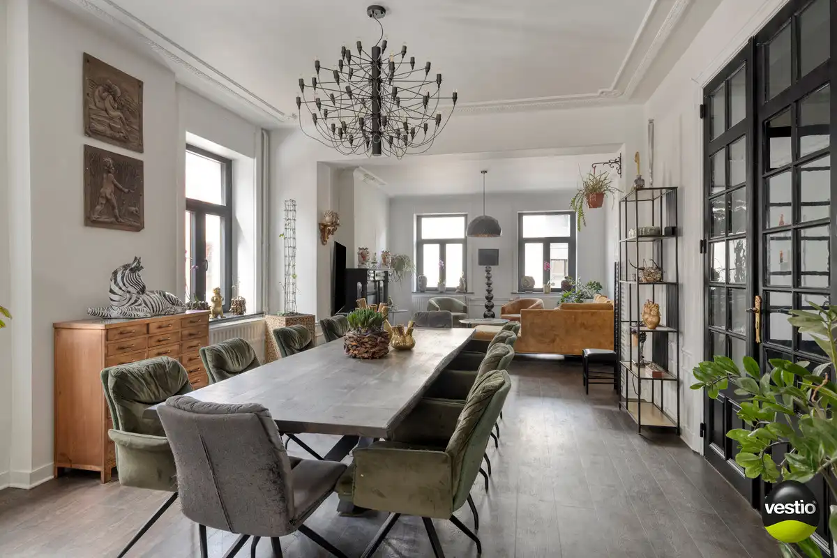 KARAKTERVOL VOLLEDIG GERENOVEERD STATIG HERENHUIS IN CENTRUM VAN TONGEREN. foto 11