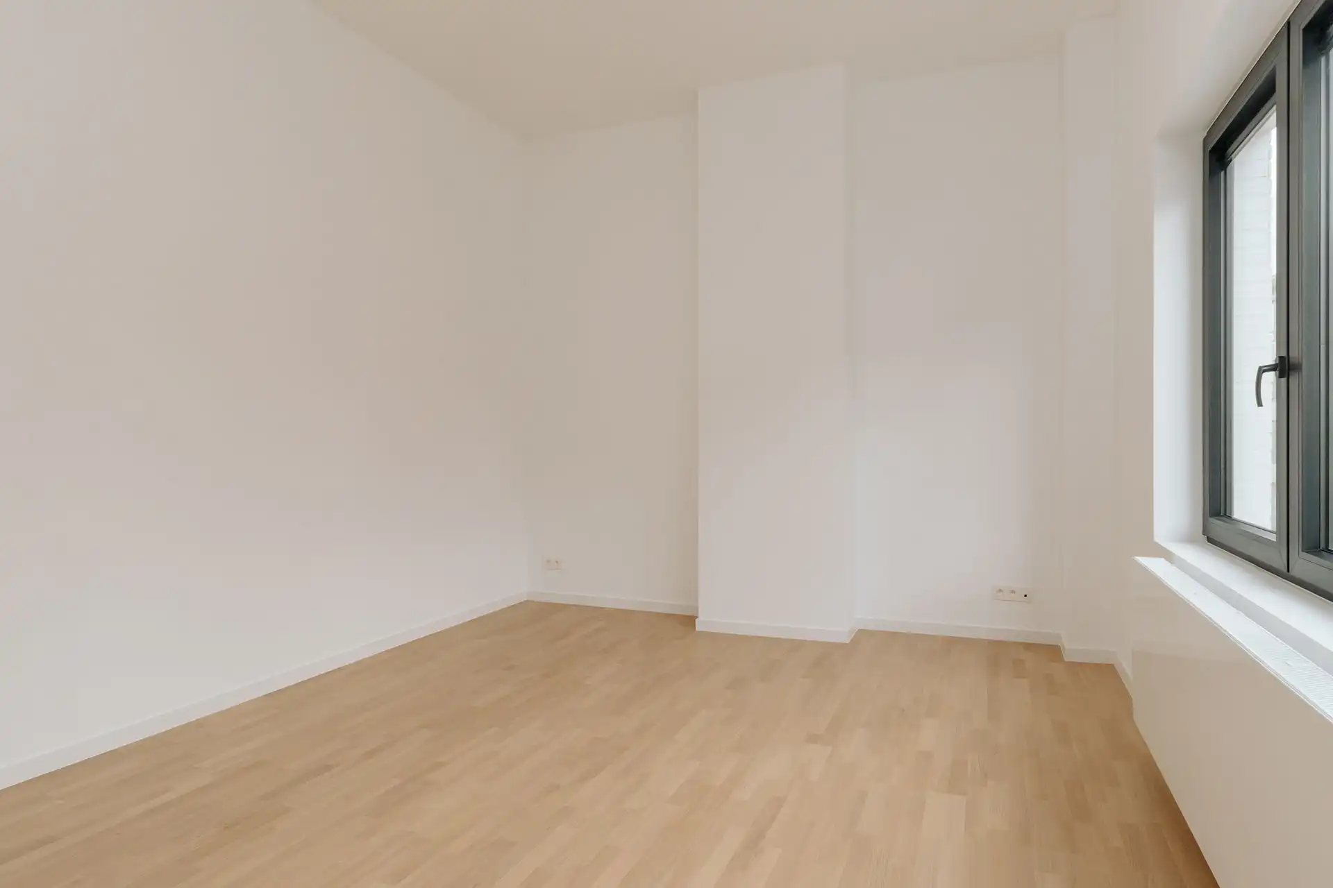 Volledig gerenoveerde woning op het Antwerpse Zuid. foto 12