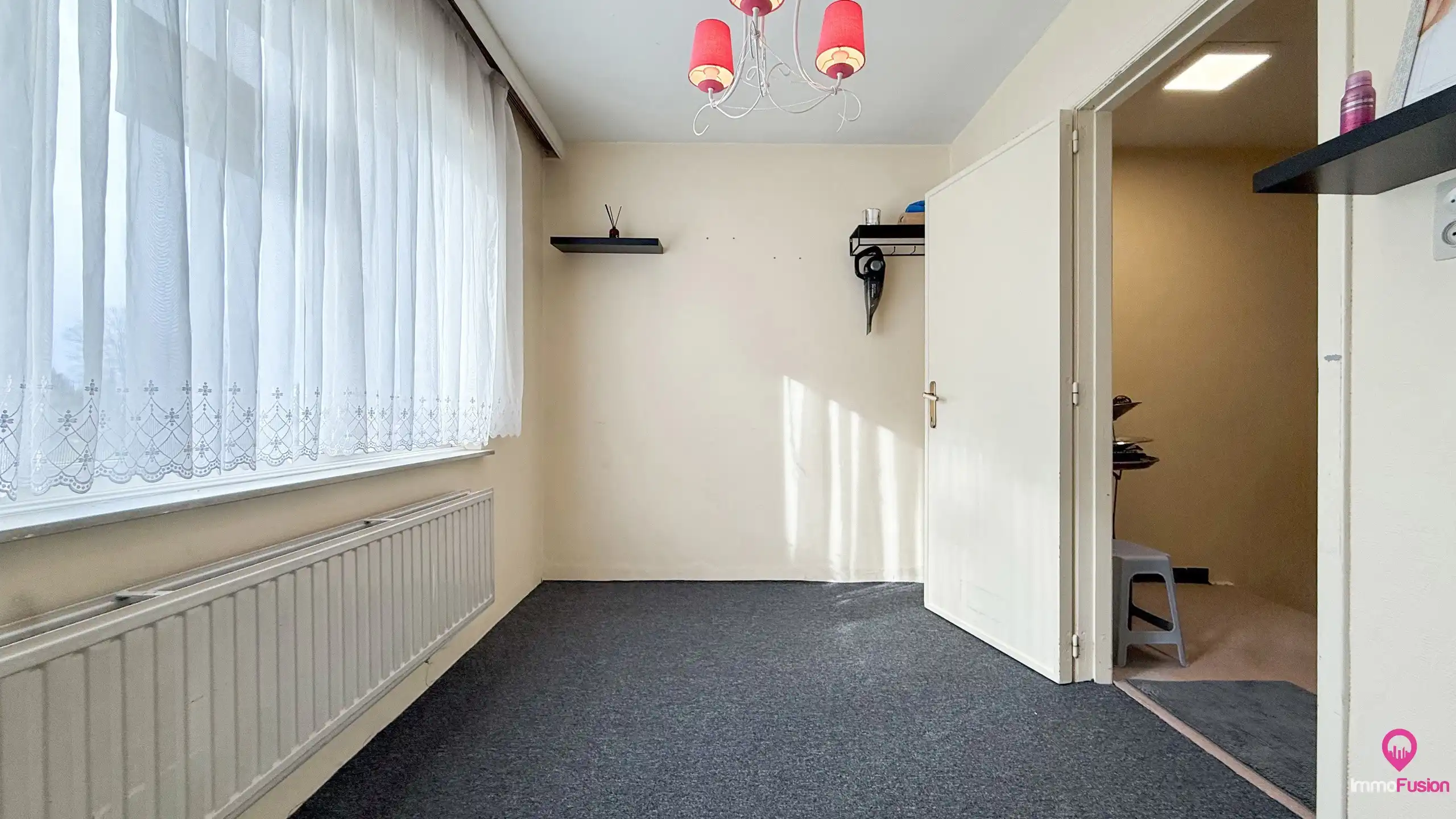 Instapklare woning met 3slpks, kelder en mooie tuin in Ham! foto 24