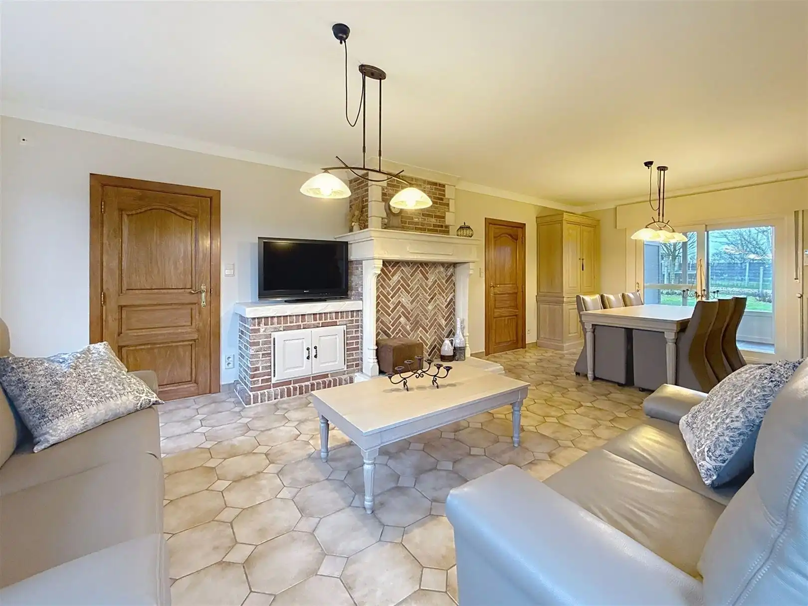 Ruime open bebouwing met 4 slpks, veranda, tuin, garage, 8a  foto 7