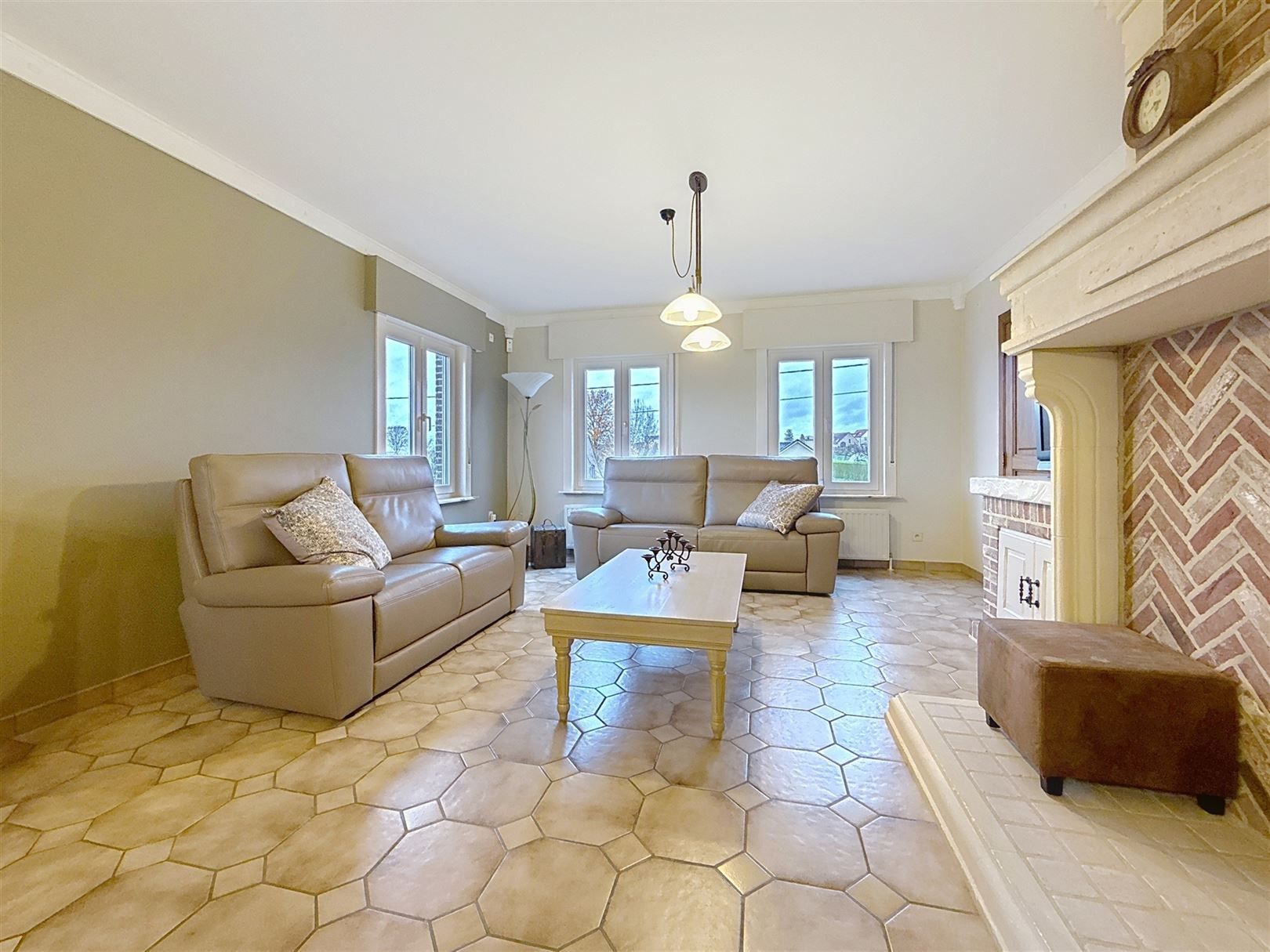 Ruime open bebouwing met 4 slpks, veranda, tuin, garage, 8a  foto 7