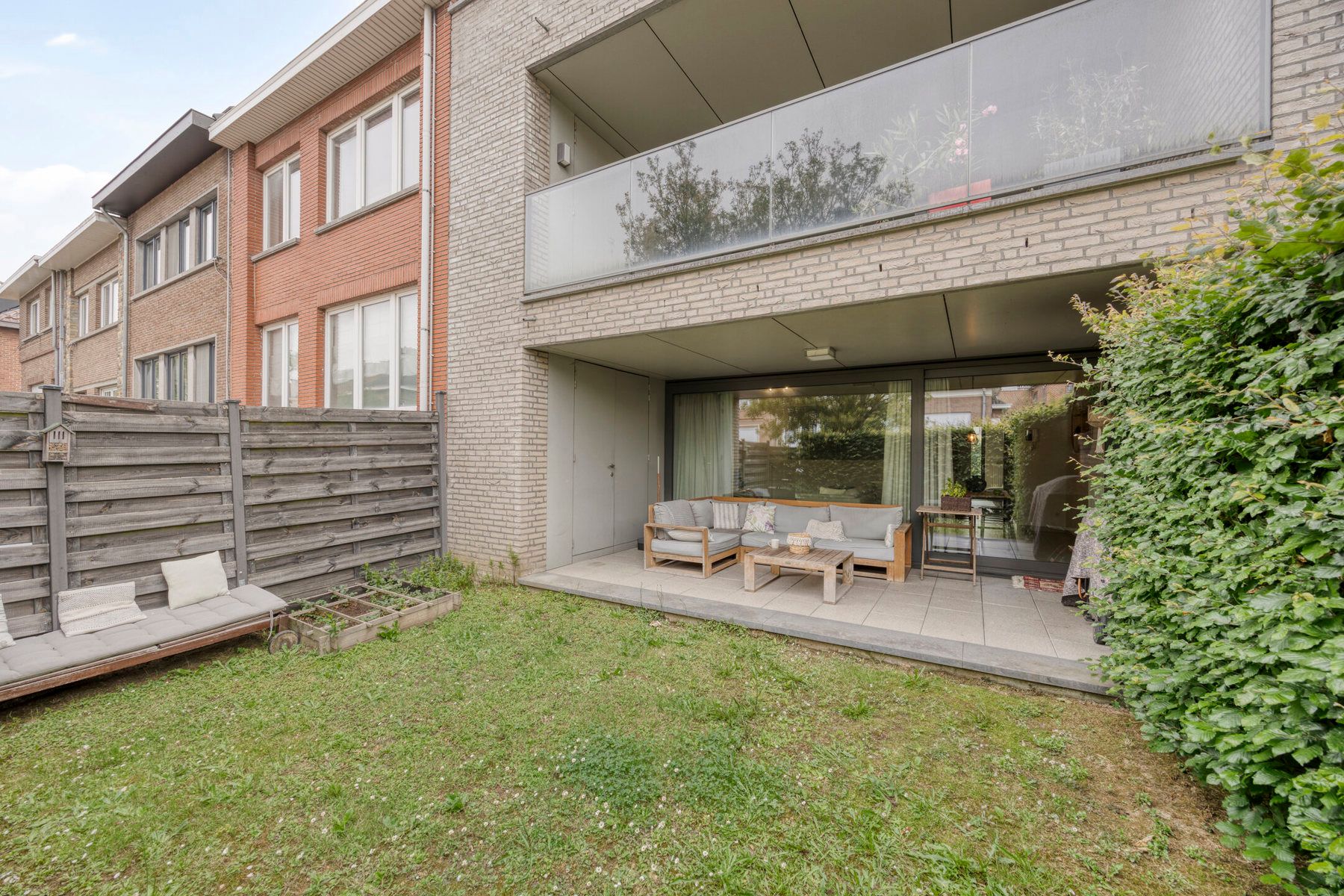 Ruim gelijkvloersappartement met tuin en garage foto 20