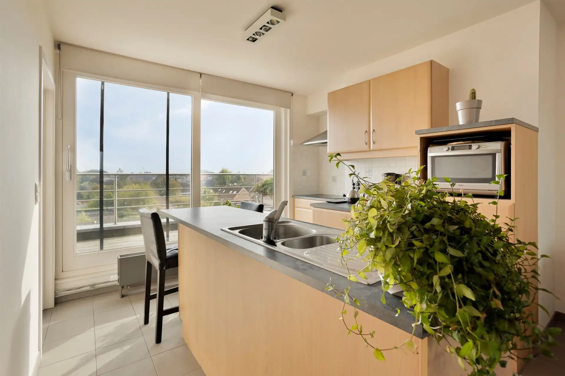 Dakappartement met schitterend terras en autostaanplaats foto 7