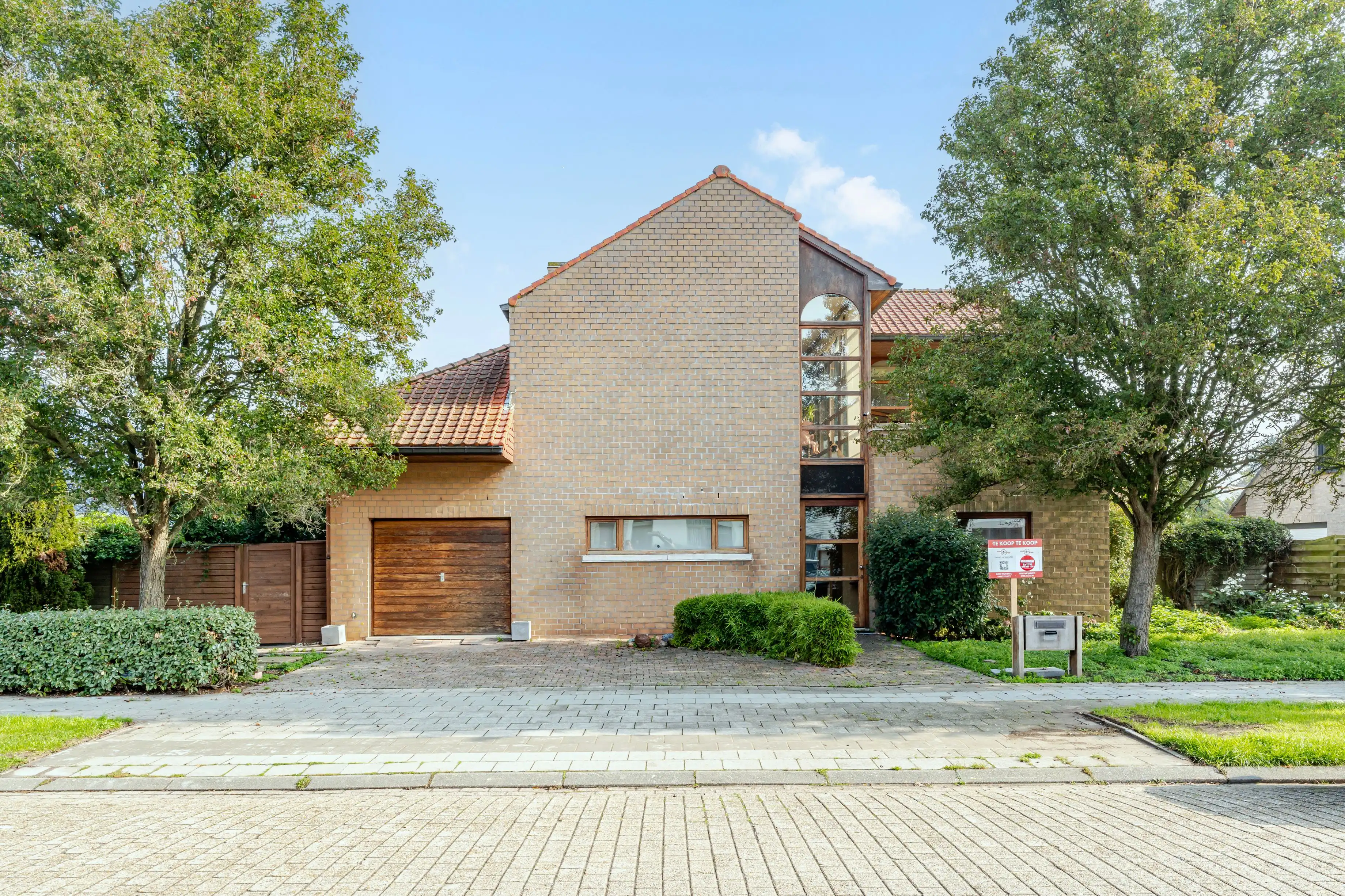 RUIME VILLA MET 340 M² BEW. OPP. AAN WOONPLEZIER, 3 ZONNETERRASSEN EN VOLLEDIG PRIVATE TUIN te Oostende ! foto 17